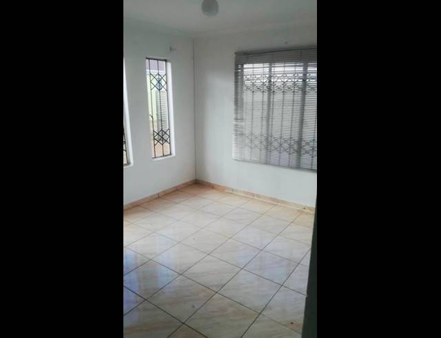 3 BEDROOM PROPERTY TO RENT IN BEVERLEY HILLS